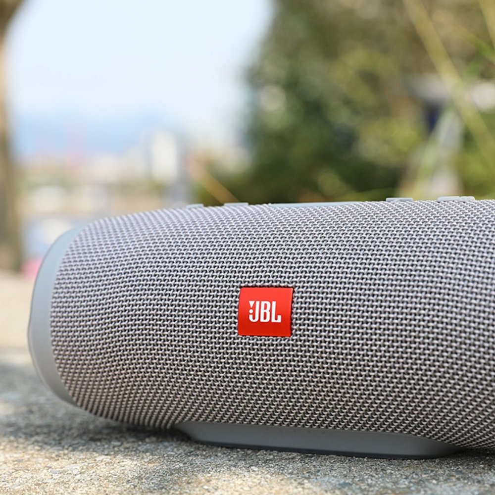 JBL charge 3 gray, needs battery